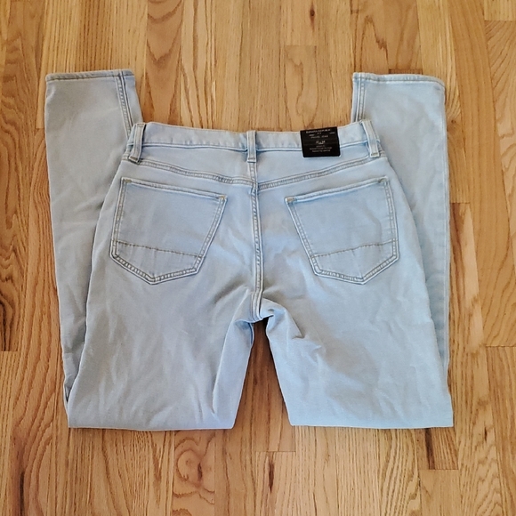 Banana Republic Light Blue Travel Jeans - Picture 5 of 9
